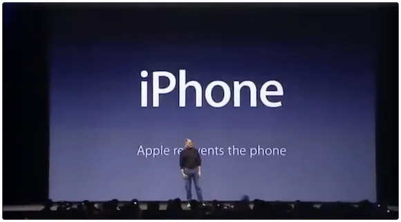 スティーブ・ジョブズによるiPhoneの発表イベント